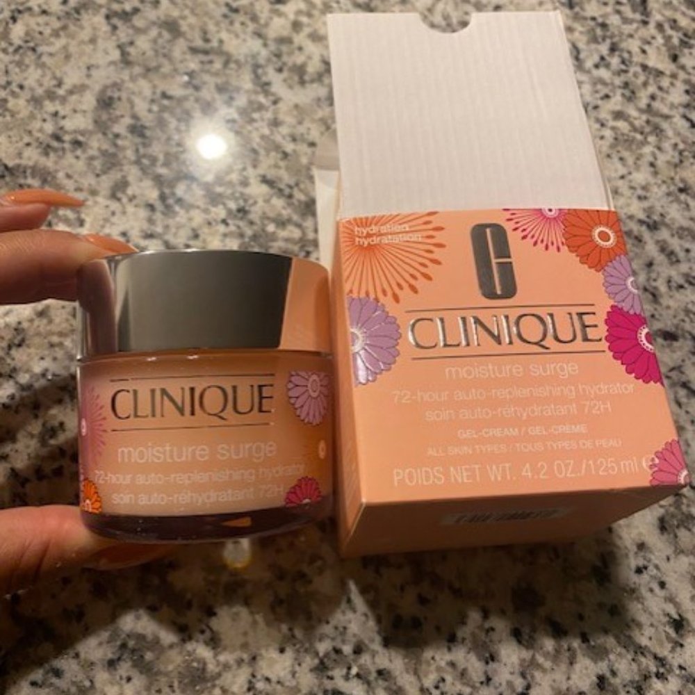 NIB Clinique Moisture Surge 72-Hour Auto-Replenishing Hydrator Jumbo Size 4.2 oz